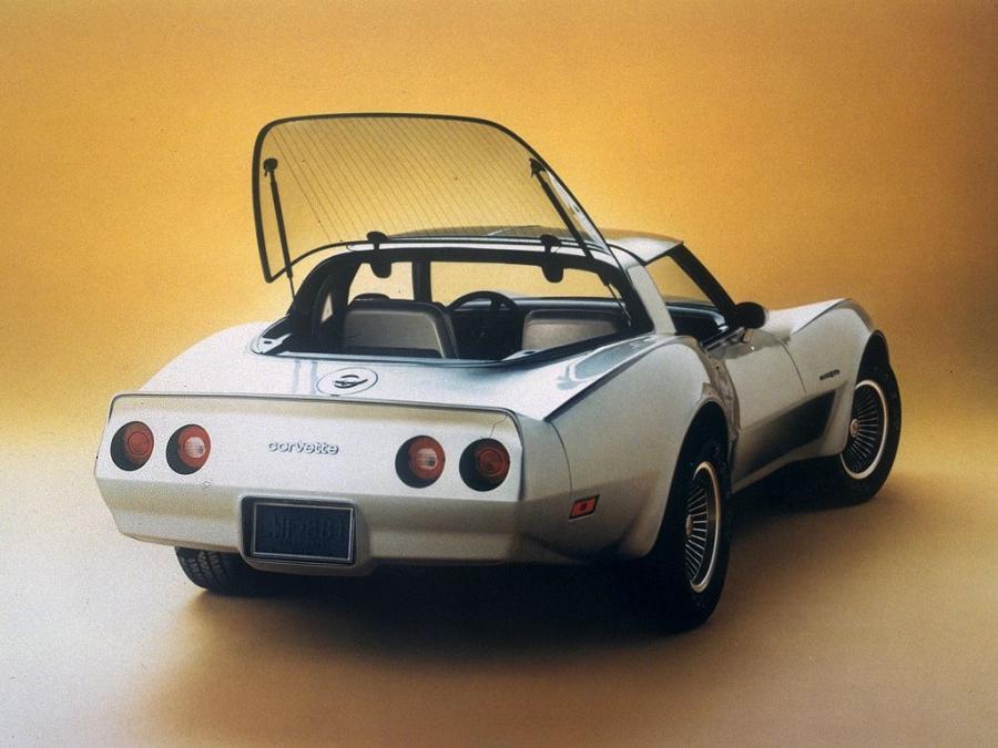  Chevrolet Corvette Collector Edition 1982 года  (фото 29 из 40)